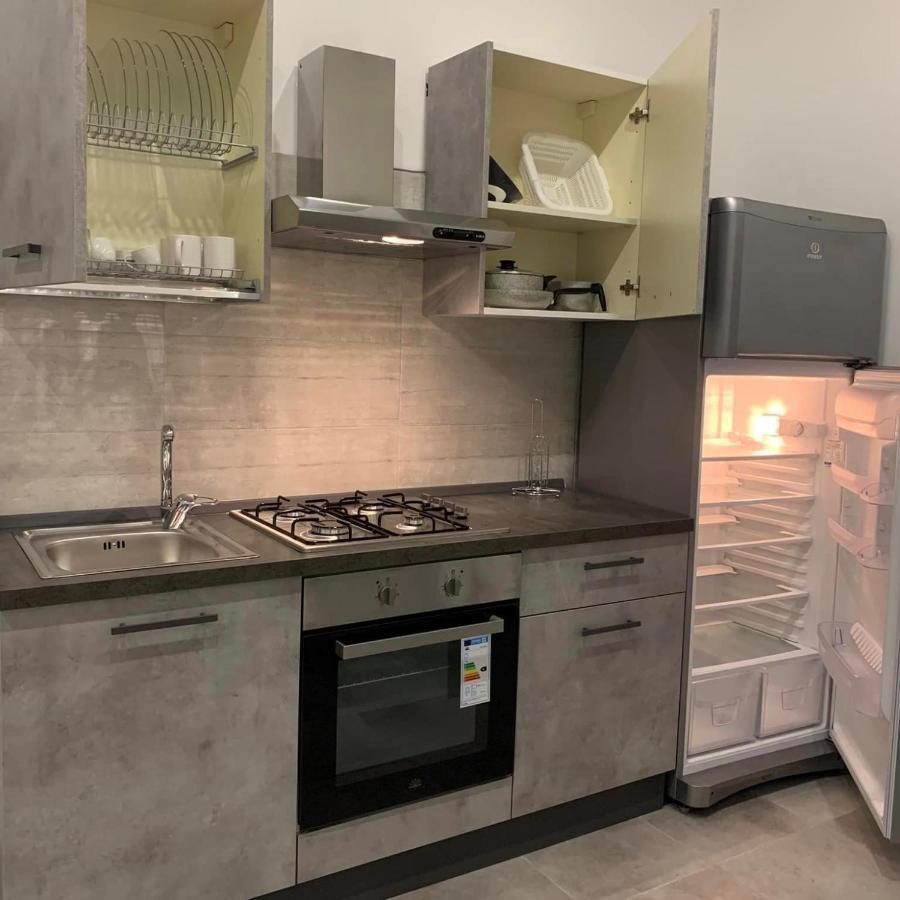 Miris Apartment Fast Comfortable Naples Airport Capodichino 25 Minutes Walk Self Check-In Exterior photo